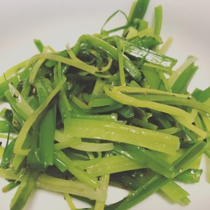 島らっきょうの茎 ナムル風 レシピ 作り方 By Kazomag クックパッド 簡単おいしいみんなのレシピが359万品