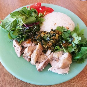 炊飯器で簡単 海南鶏飯 チキンライス レシピ 作り方 By Yuasako クックパッド 簡単おいしいみんなのレシピが357万品