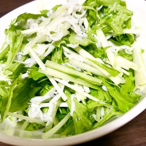 水菜と釜揚げしらすのオリーブオイルサラダ レシピ 作り方 By ミシャコ クックパッド 簡単おいしいみんなのレシピが361万品