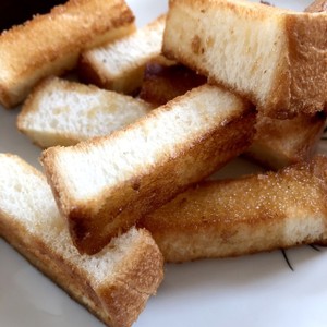 砂糖だけ バターなし 超簡単パン耳ラスク レシピ 作り方 By りくんママ クックパッド 簡単おいしいみんなのレシピが360万品