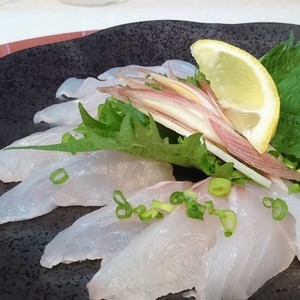 魚を捌こう 赤ハタの刺身 薄造り編 レシピ 作り方 By 戦うコックサン クックパッド 簡単おいしいみんなのレシピが354万品