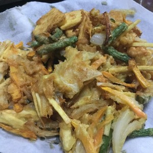 簡単 丸亀製麺風ふわふわサクサクかき揚げ レシピ 作り方 By Airi Mama クックパッド 簡単おいしいみんなのレシピが356万品