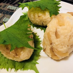 いぶりがっこチーズおにぎり レシピ 作り方 By Kakikukeei クックパッド 簡単おいしいみんなのレシピが356万品