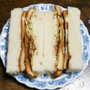 カツなしで パン耳のカツサンド風 レシピ 作り方 By Nyuppy クックパッド 簡単おいしいみんなのレシピが352万品