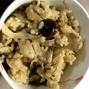 香る 炊き込みだしごはん 鶏きのこ レシピ 作り方 By しぼりたて生しょうゆ クックパッド 簡単おいしいみんなのレシピが365万品