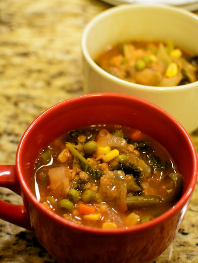 サツマイモ、ソーセージ、ケールのスープのレシピ