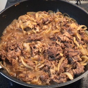 麺つゆだけ 簡単牛丼 レシピ 作り方 By ちぇるこ クックパッド 簡単おいしいみんなのレシピが360万品