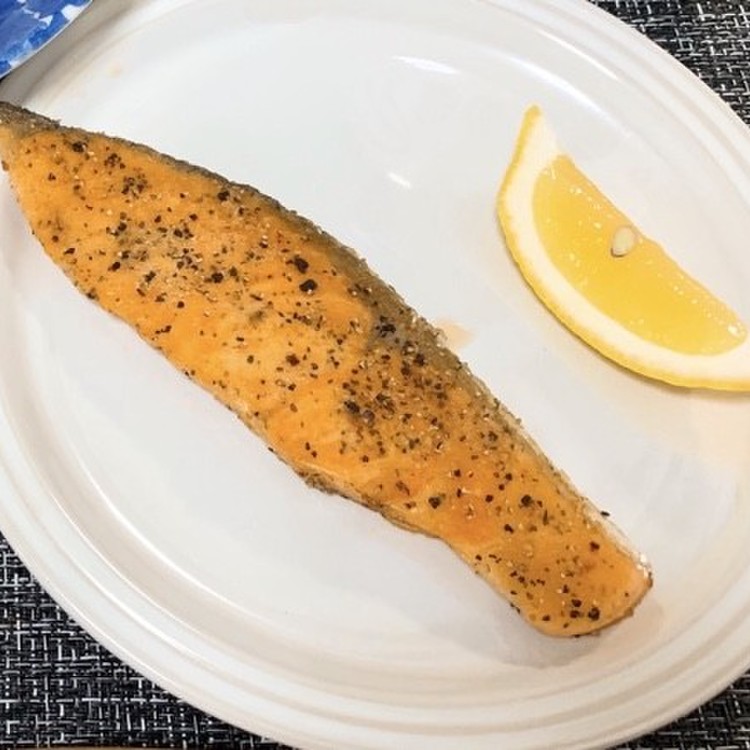 簡単 バター不使用で鮭のムニエル レシピ 作り方 By カルピネット クックパッド 簡単おいしいみんなのレシピが375万品