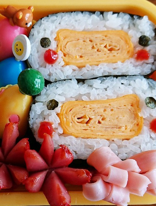 簡単可愛い 卵焼きのあひるデコおにぎらず レシピ 作り方 By Ayakoooooo クックパッド 簡単おいしいみんなのレシピが375万品