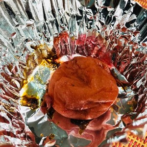 焼き梅干し 風邪予防に ダイエットに レシピ 作り方 By ３匹の子ぶた クックパッド 簡単おいしいみんなのレシピが364万品