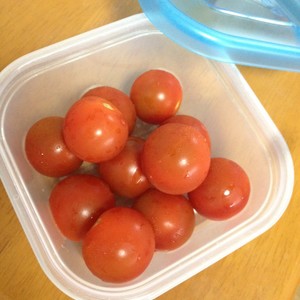 離乳食が簡単 冷凍トマトの皮剥き方法 レシピ 作り方 By になv クックパッド 簡単おいしいみんなのレシピが360万品