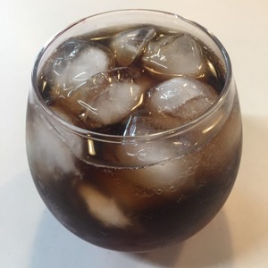 白ワインのコーラ割 レシピ 作り方 By よしかあ クックパッド 簡単おいしいみんなのレシピが354万品