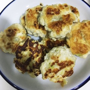 離乳食 中期7ヶ月 鶏ひき肉のハンバーグ レシピ 作り方 By マイとクロの幸せ生活 クックパッド 簡単おいしいみんなのレシピが361万品