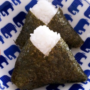 おにぎり 海苔の巻き方 レシピ 作り方 By わんこなべ クックパッド 簡単おいしいみんなのレシピが353万品
