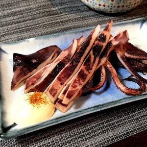 イカの一夜干し 丸まらずに美味しく焼く レシピ 作り方 By Kouayaa クックパッド 簡単おいしいみんなのレシピが353万品