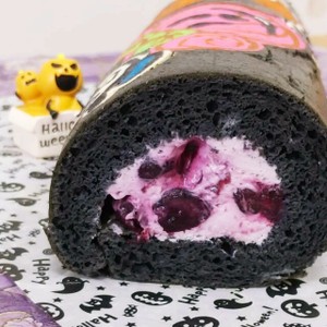 黒紫 ハロウィンチーズのロールケーキ レシピ 作り方 By Minntamama クックパッド 簡単おいしいみんなのレシピが351万品