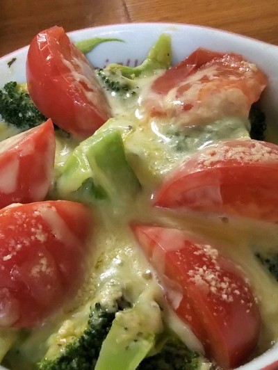 ブロッコリーとチェダーエッグマフィンのレシピ