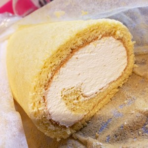 メープルシロップdeしっとりロールケーキ レシピ 作り方 By ハムまき クックパッド 簡単おいしいみんなのレシピが349万品