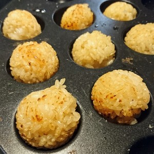 たこ焼き器でカリカリライスボール レシピ 作り方 By Maikooc クックパッド 簡単おいしいみんなのレシピが352万品