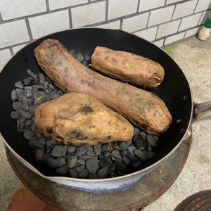 ダッヂオーブンでトロッと石焼き芋 レシピ 作り方 By クック9vxdad クックパッド 簡単おいしいみんなのレシピが370万品