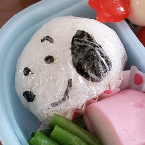 キャラ弁 スヌーピーのラップ巻きおにぎり レシピ 作り方 By Namimocchi クックパッド 簡単おいしいみんなのレシピが350万品