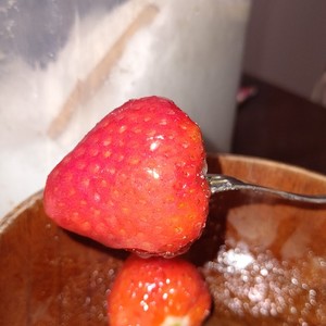 苺に砂糖 私の苺の食べ方 レシピ 作り方 By もえちゃんはは クックパッド 簡単おいしいみんなのレシピが353万品