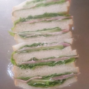 サンチュとハムのサンドイッチ レシピ 作り方 By チコリママ クックパッド 簡単おいしいみんなのレシピが357万品