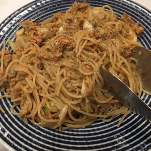鮭水煮缶と長ネギのバター醤油パスタ レシピ 作り方 By ブンチョスキー クックパッド 簡単おいしいみんなのレシピが364万品