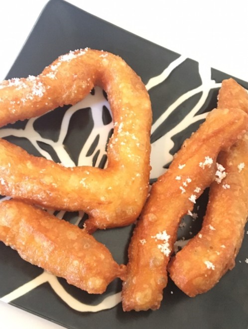 ディズニーの味 チュロス作ってみました レシピ 作り方 By はぁる86 クックパッド 簡単おいしいみんなのレシピが374万品