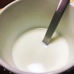 喉が痛いときに はちみつ入りホットミルク レシピ 作り方 By ぴぃぐ クックパッド 簡単おいしいみんなのレシピが360万品