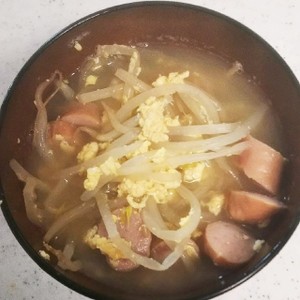 もやしとウインナーのふわふわ卵スープ レシピ 作り方 By S K クックパッド 簡単おいしいみんなのレシピが360万品