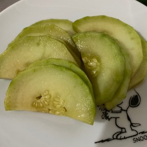 メロンの赤ちゃんのお漬物 レシピ 作り方 By デニッシュしょくぱん クックパッド 簡単おいしいみんなのレシピが364万品
