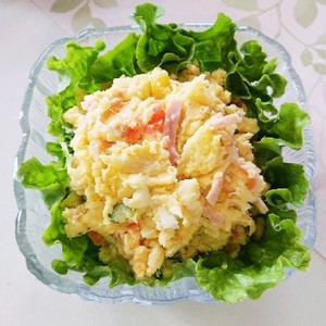 カレー風味たくあん入り ポテトサラダ レシピ 作り方 By ３匹の子ぶた クックパッド 簡単おいしいみんなのレシピが355万品