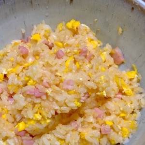 酢飯のリメイク 炒飯 レシピ 作り方 By Sachi5 クックパッド 簡単おいしいみんなのレシピが358万品