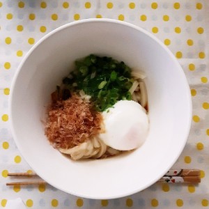 簡単 ぶかっけうどん 温泉卵のせ レシピ 作り方 By Risabo クックパッド 簡単おいしいみんなのレシピが353万品