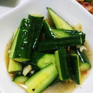 おつまみきゅうり ピリ辛にんにく塩ダレ レシピ 作り方 By きゃめまま クックパッド 簡単おいしいみんなのレシピが361万品