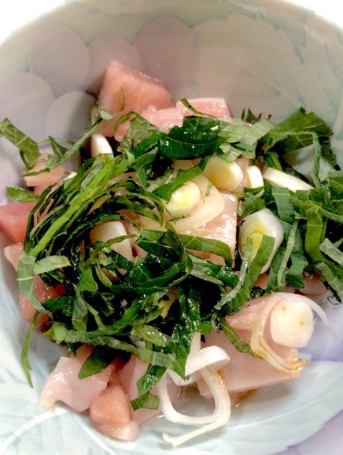 マグロのあらのお刺身 臭みをとる レシピ 作り方 By Sanono230 クックパッド 簡単おいしいみんなのレシピが378万品