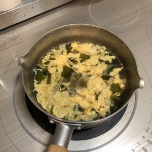 わかめともやしの卵コンソメスープ レシピ 作り方 By リラシャン クックパッド 簡単おいしいみんなのレシピが367万品