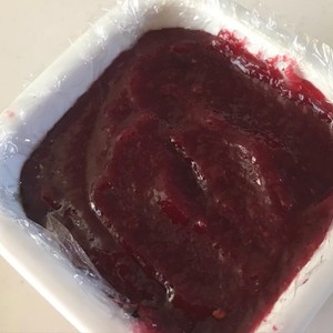 赤紫の高貴なお味 ジューンベリージャム レシピ 作り方 By Uzutabi クックパッド 簡単おいしいみんなのレシピが358万品