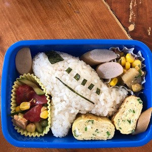 キャラ弁 おにぎり６１ 飛行機 レシピ 作り方 By Pirohiyo クックパッド 簡単おいしいみんなのレシピが356万品