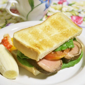 サンチュとローストビーフのサンドイッチ レシピ 作り方 By Ienas クックパッド 簡単おいしいみんなのレシピが358万品