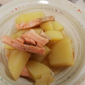 トラウトサーモンのじゃがバタ煮 レシピ 作り方 By Simoom クックパッド 簡単おいしいみんなのレシピが356万品