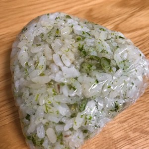 青海苔とゴマ油のおにぎり レシピ 作り方 By そらうた クックパッド 簡単おいしいみんなのレシピが353万品