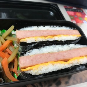 スパムチーズおにぎらず レシピ 作り方 By クックパッド編集部 クックパッド 簡単おいしいみんなのレシピが364万品