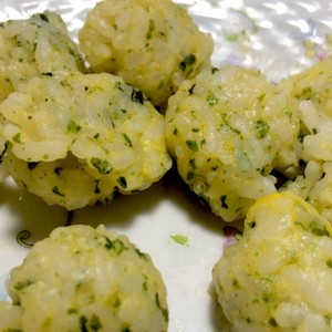 手づかみ離乳食 ベタベタしない おにぎり レシピ 作り方 By Saki クックパッド 簡単おいしいみんなのレシピが354万品