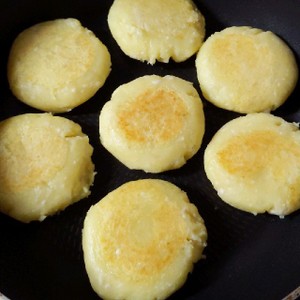 離乳食後期 ジャガイモとモロコシおやき レシピ 作り方 By モリリエ クックパッド 簡単おいしいみんなのレシピが366万品