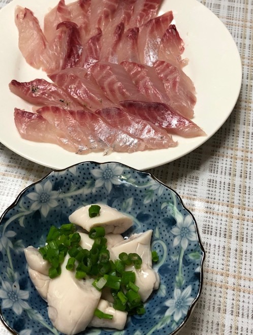 イサキ湯引き皮ポン酢 白子ポン酢 お刺身 レシピ 作り方 By クックくみお クックパッド 簡単おいしいみんなのレシピが378万品