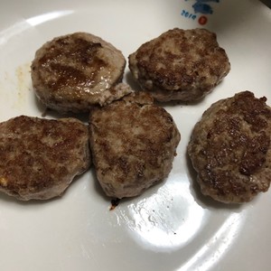 離乳食後期 完了期 牛ひき肉ハンバーグ レシピ 作り方 By かえるのたまご クックパッド 簡単おいしいみんなのレシピが360万品