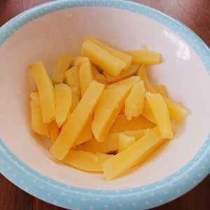 離乳食中期 レンジでじゃが芋スティック レシピ 作り方 By れいかキッチン クックパッド 簡単おいしいみんなのレシピが360万品
