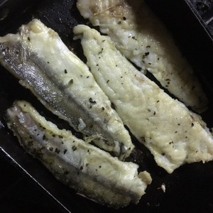 皮カリカリで美味しい かますのムニエル レシピ 作り方 By 悠美姉 クックパッド 簡単おいしいみんなのレシピが353万品